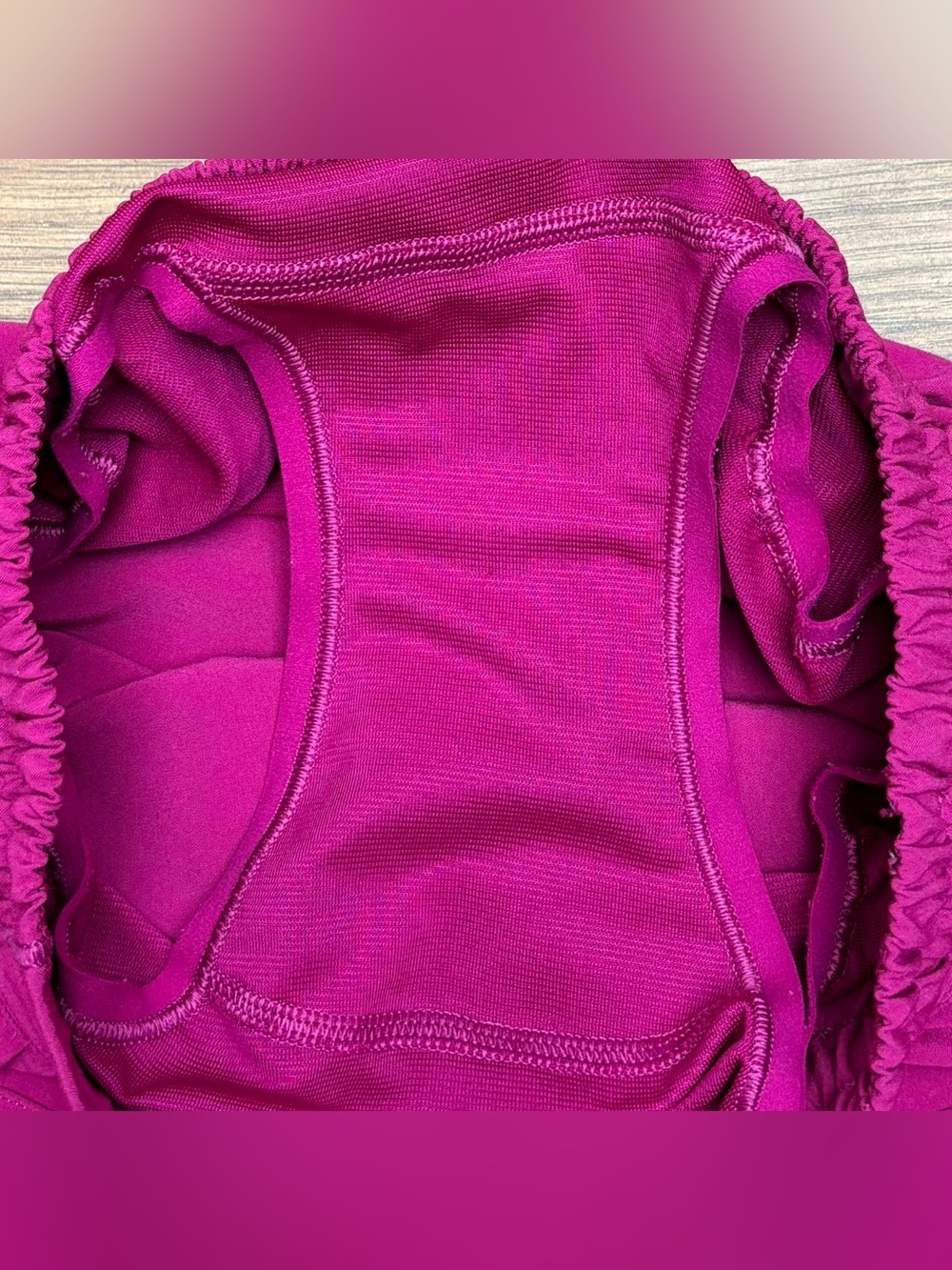 Lululemon Hotty Hot Low Rise Shorts 2.5" In Ripened Raspberry Size 2 - Picture 4 of 5